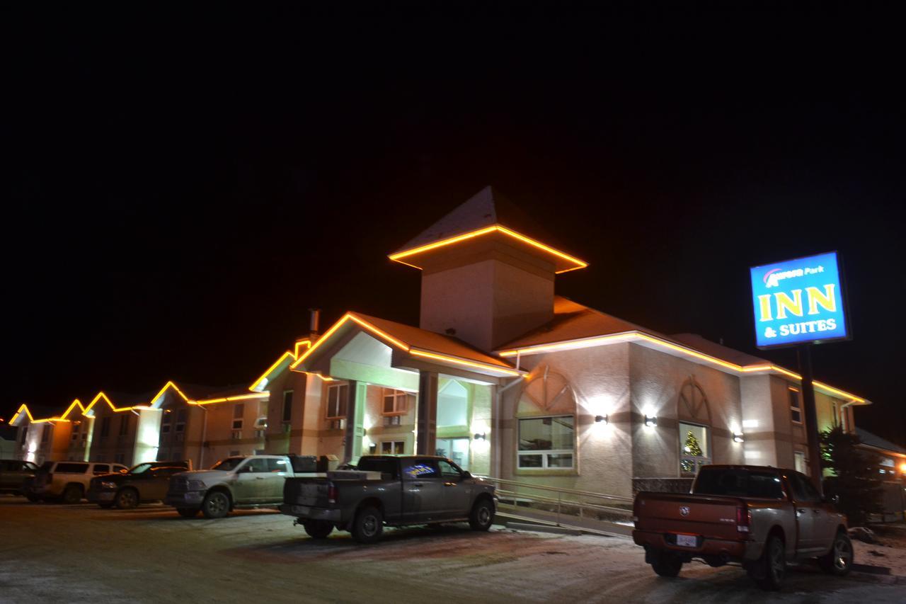 Aurora Park & 4* Dawson Creek